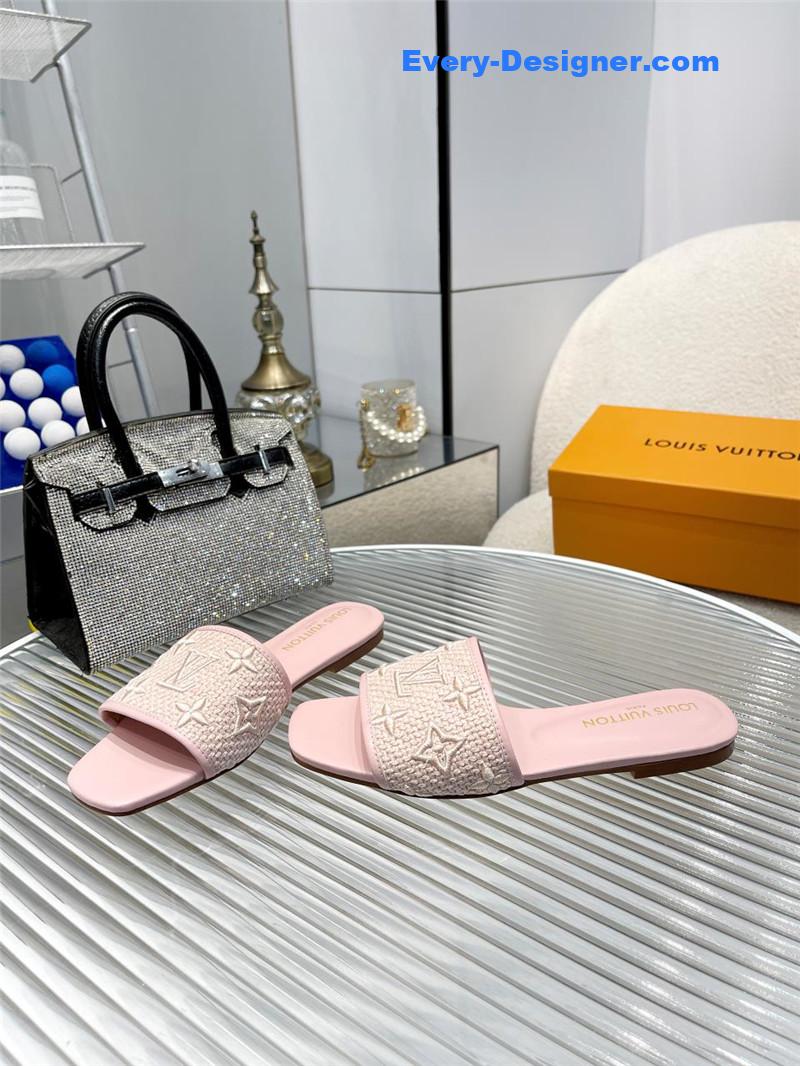 l0vis Vvtt0n lv catwalk flat slippers