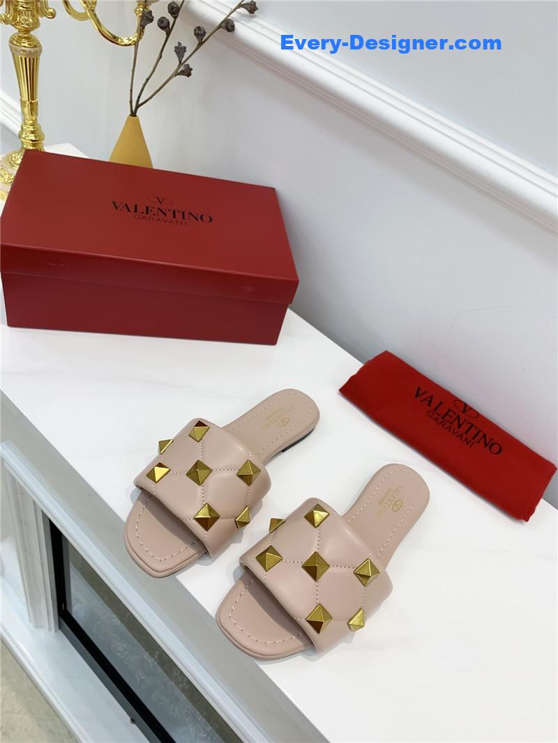 Va1e*ntin0 latest slippers