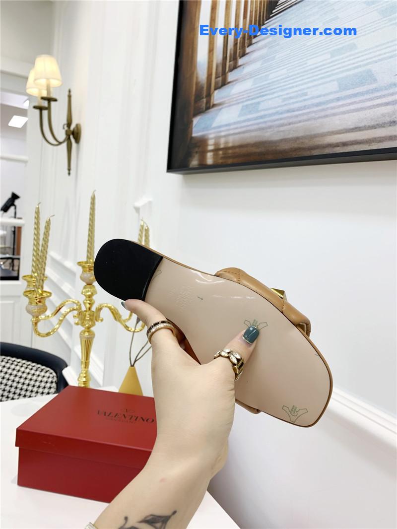 Va1e*ntin0 latest slippers