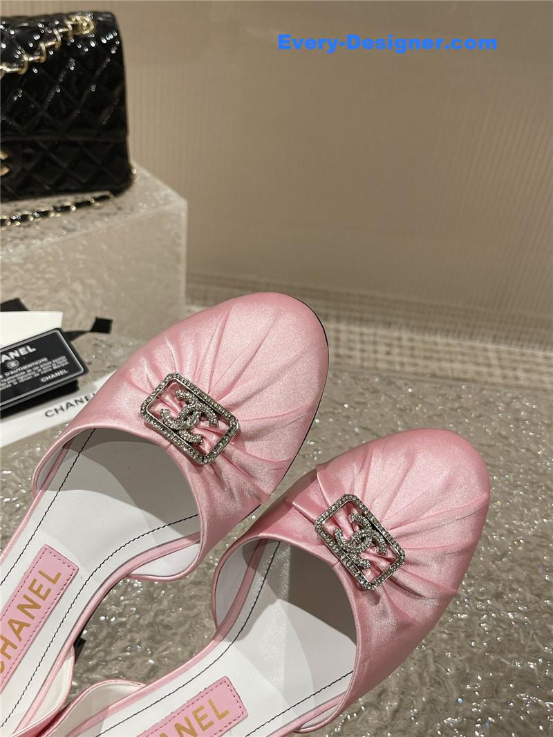cc explosion D1am0nd buckle hollow sandals