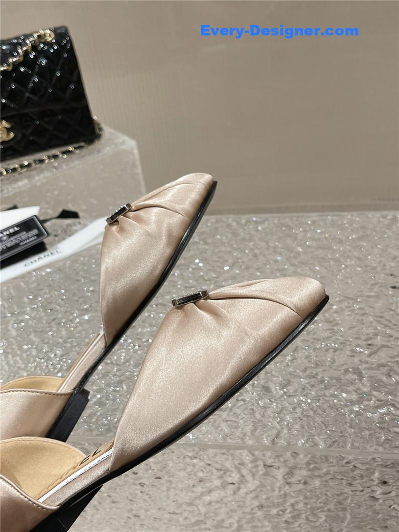 cc explosion D1am0nd buckle hollow sandals
