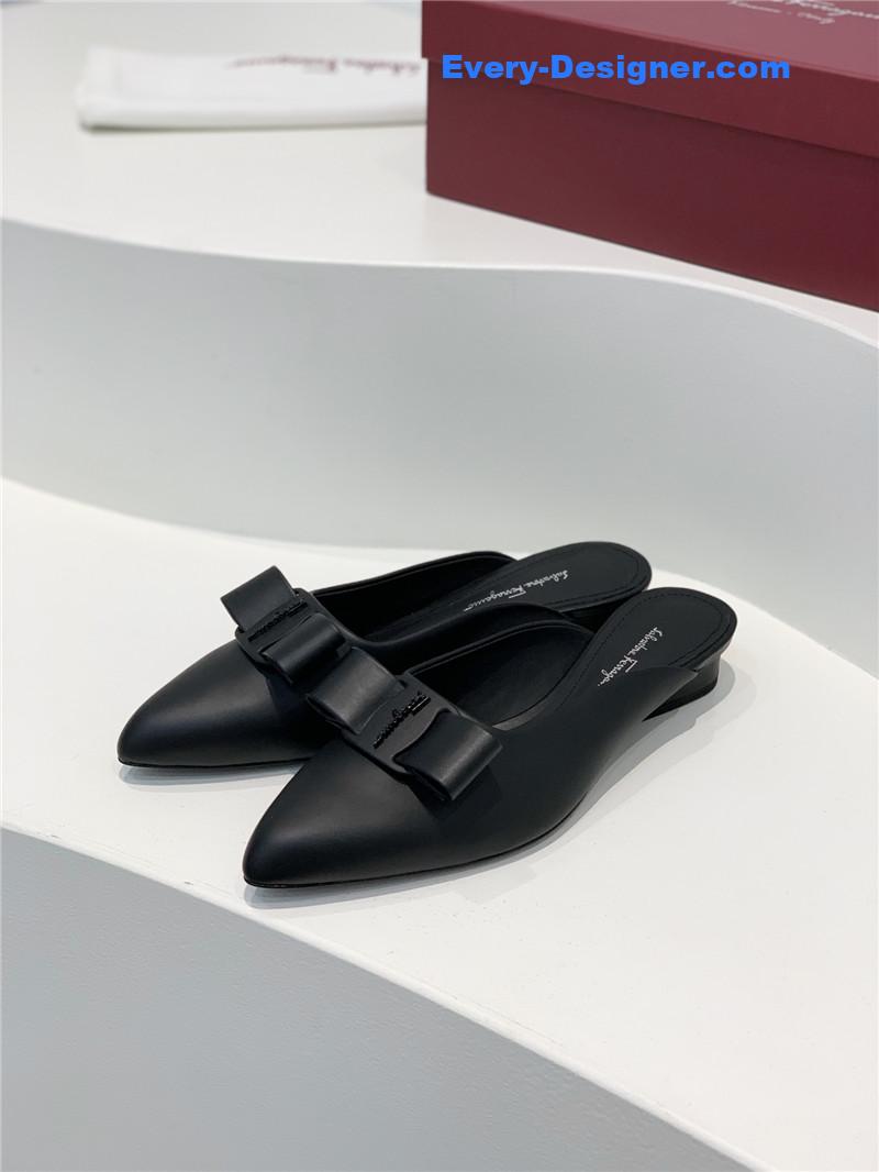Salvatore Ferragamo new pointed half drag bow slippers