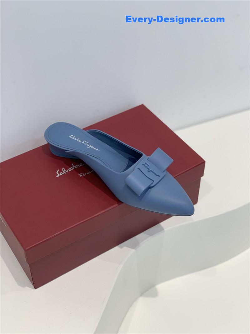 Salvatore Ferragamo new pointed half drag bow slippers