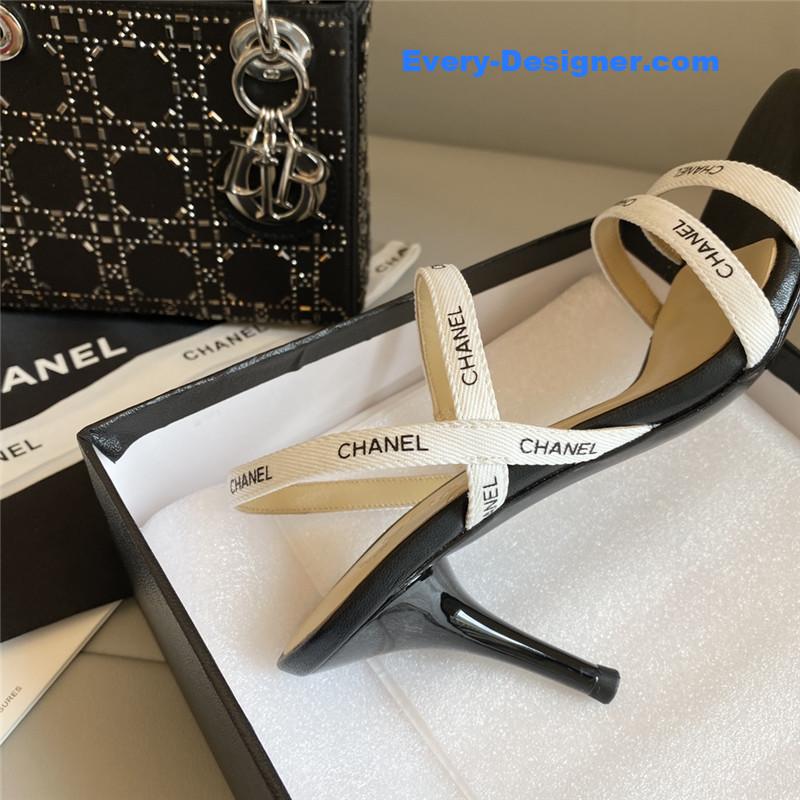 CC middle-aged series logo strappy high-heeled sandals