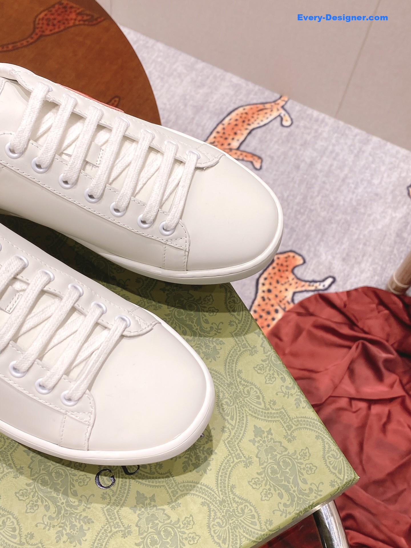 Gvc*1 classic sports lace-up white shoes