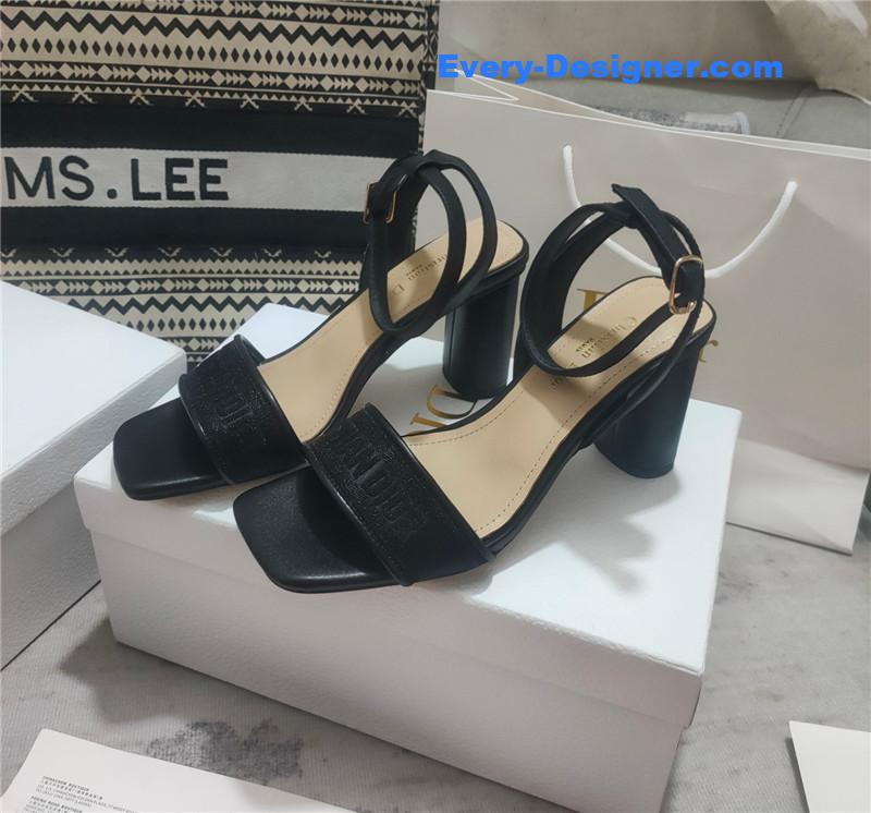 D10r square toe high heel sandals