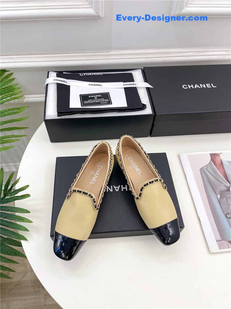 CC catwalk style chain deep mouth shoes