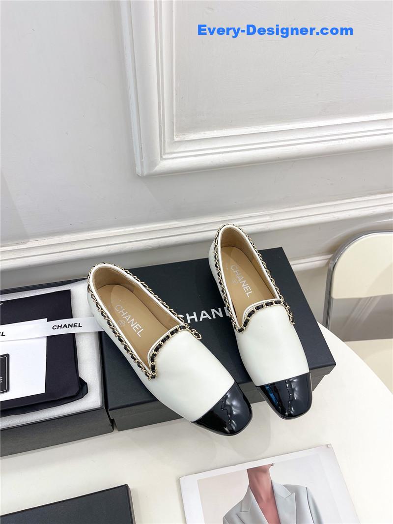 CC catwalk style chain deep mouth shoes