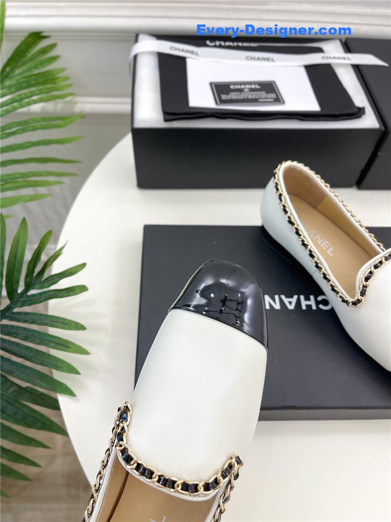 CC catwalk style chain deep mouth shoes