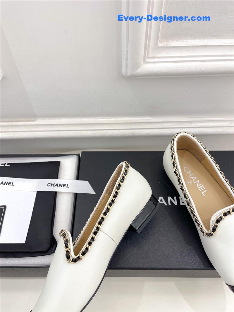 CC catwalk style chain deep mouth shoes
