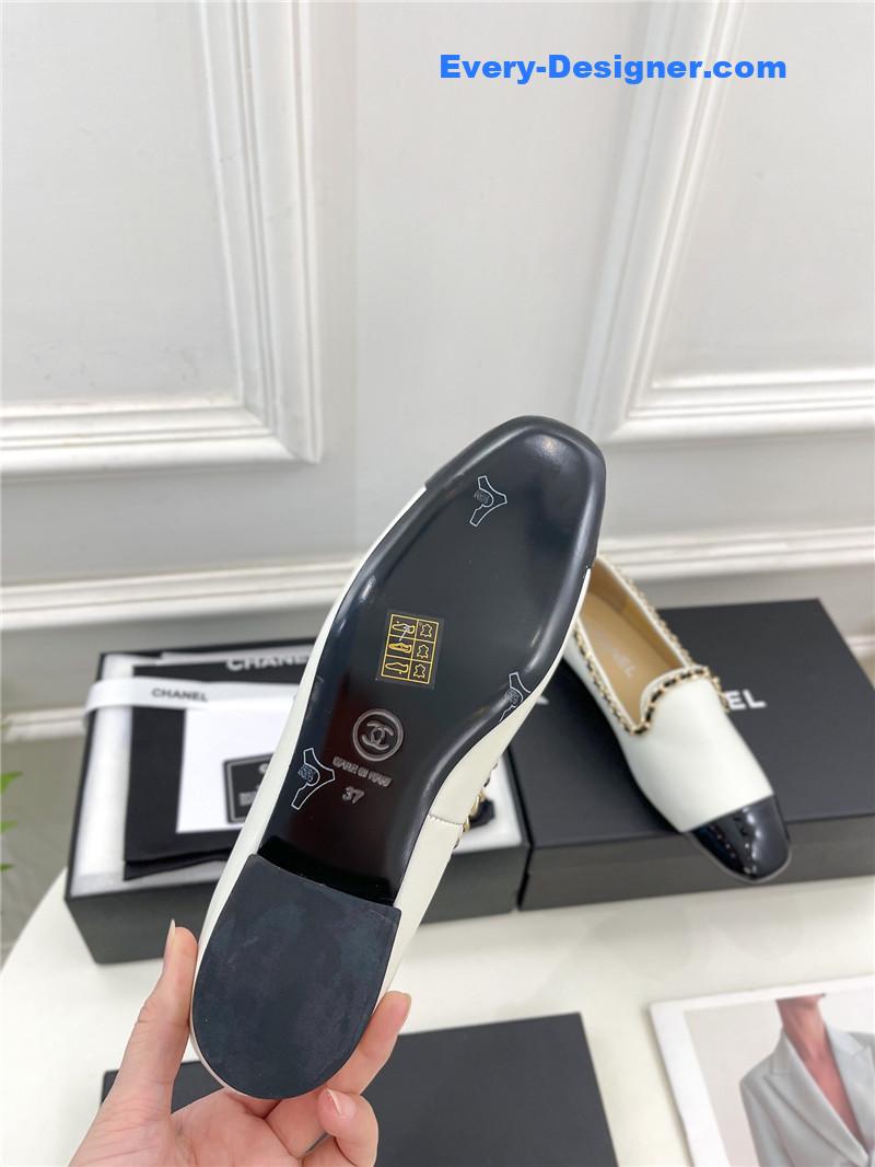 CC catwalk style chain deep mouth shoes