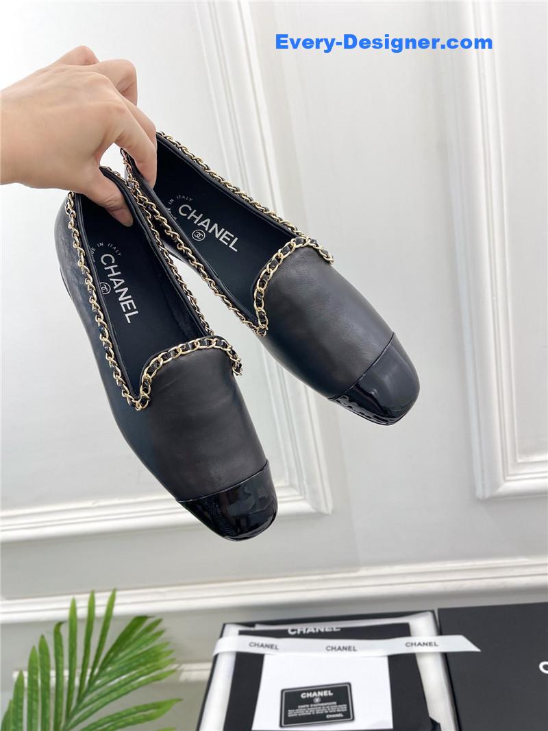 CC catwalk style chain deep mouth shoes