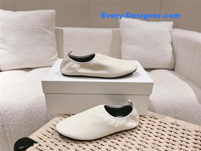 The R0w new trendy brand shoes