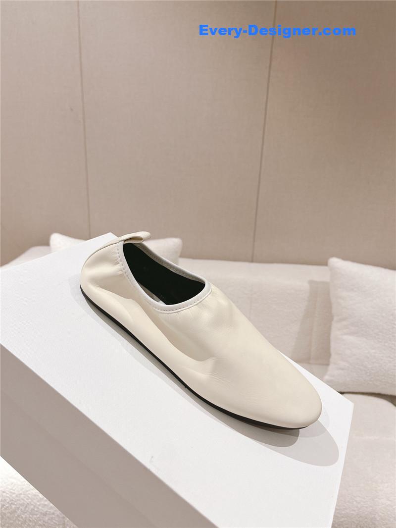 The R0w new trendy brand shoes