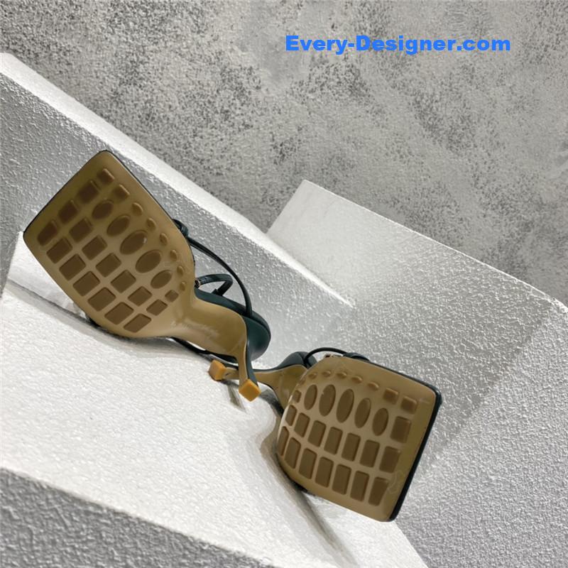 b0tt*ga Ven*ta classic heeled sandals
