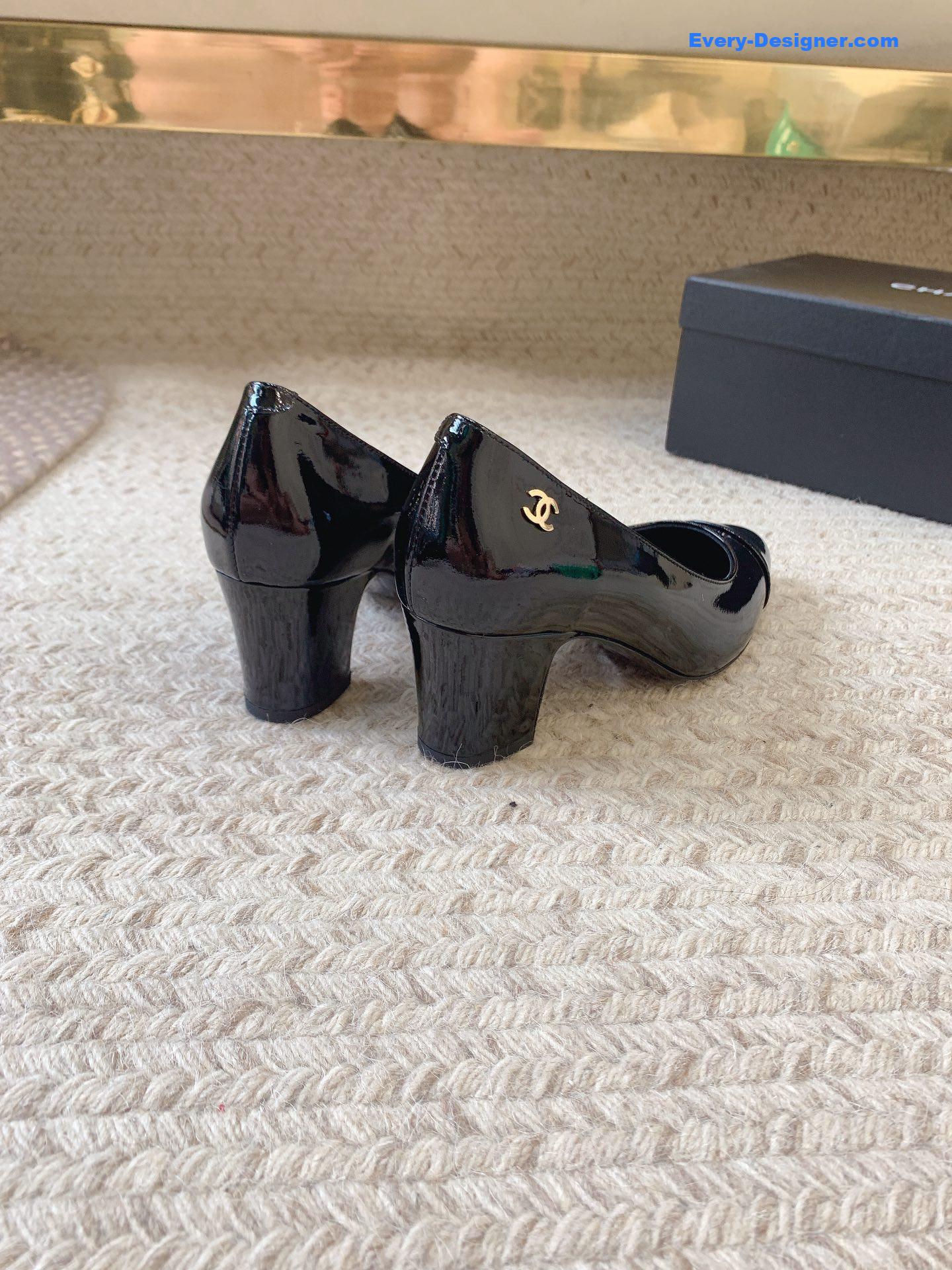 CC new patent leather shoes
