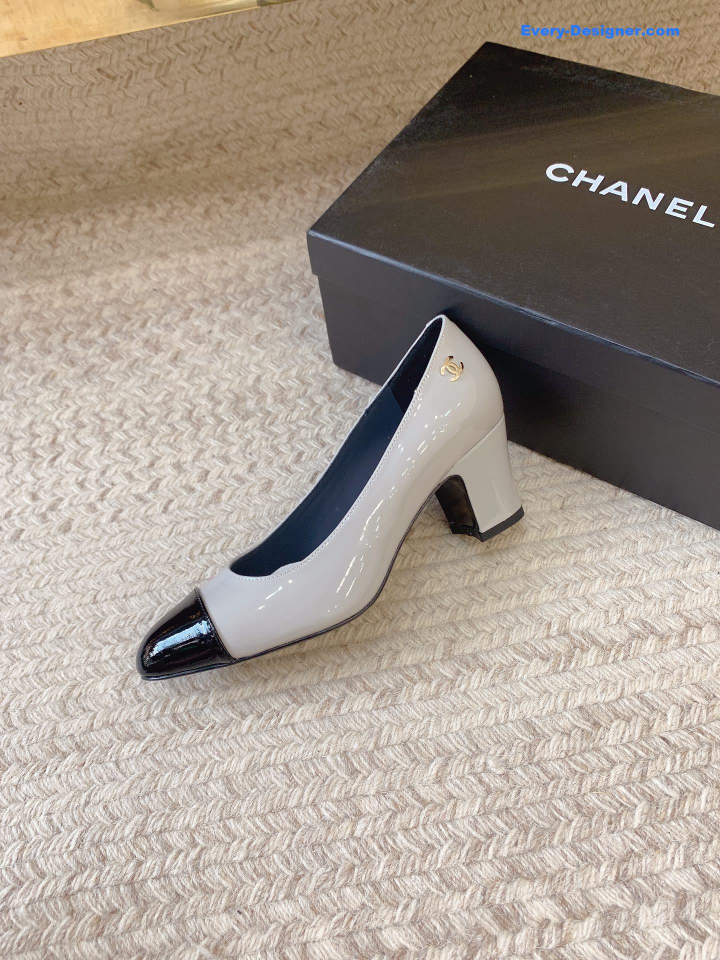 CC new patent leather shoes