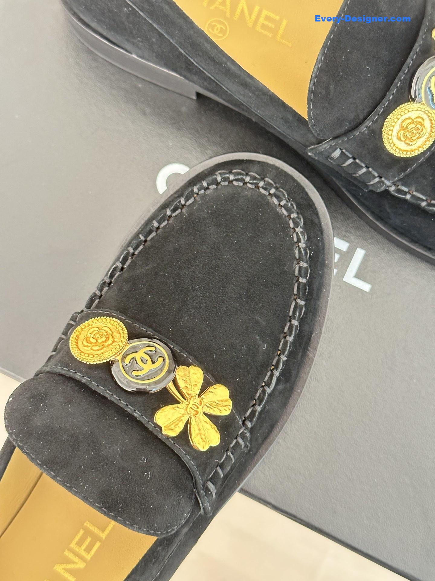 CC classic double C gold four-leaf clover gold coin loafers