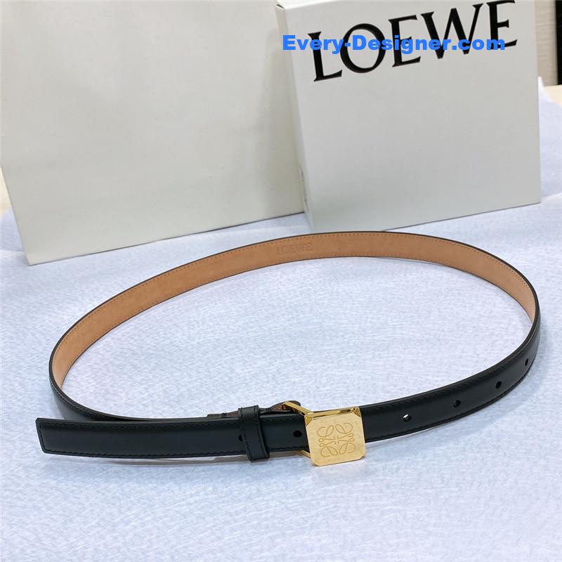 L0ew* narrow belt in smooth calfskin