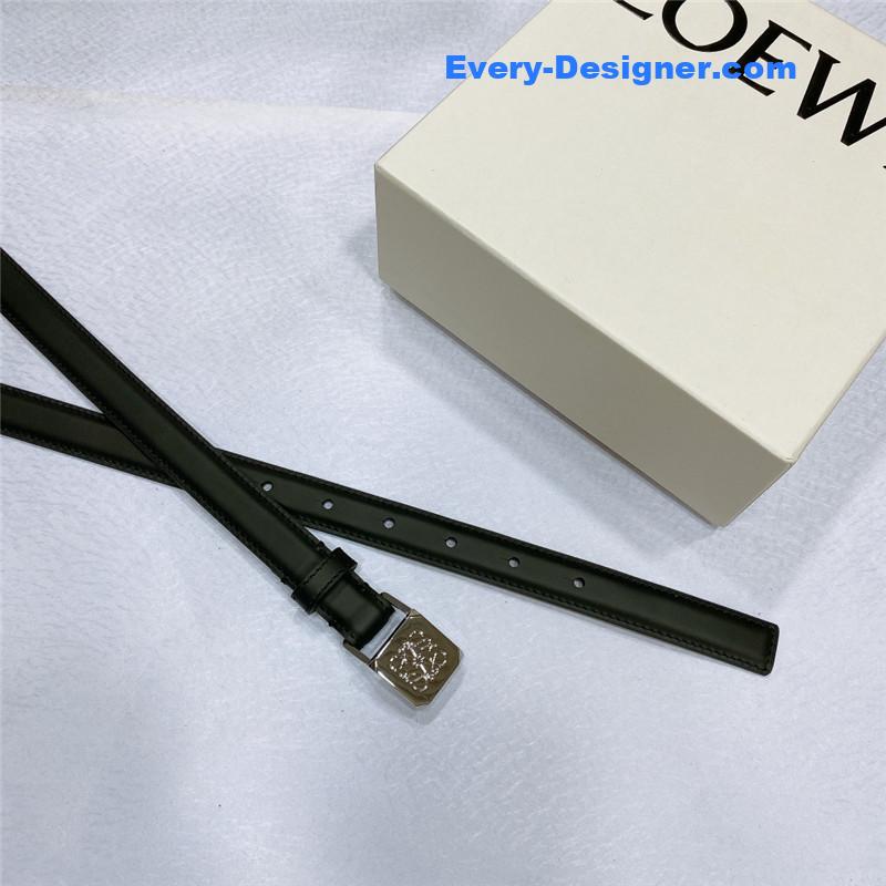 L0ew* narrow belt in smooth calfskin