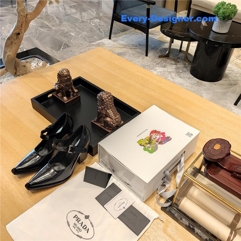 Pra*a wedge shoes