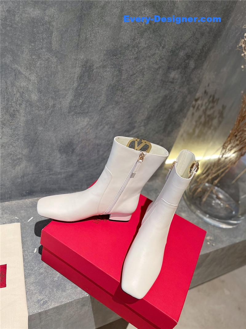 Va1e*ntin0 leather outsole ankle boots
