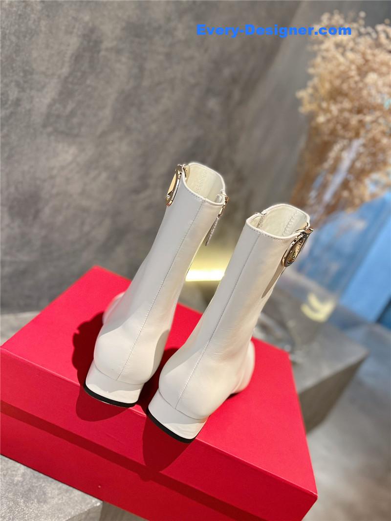 Va1e*ntin0 leather outsole ankle boots
