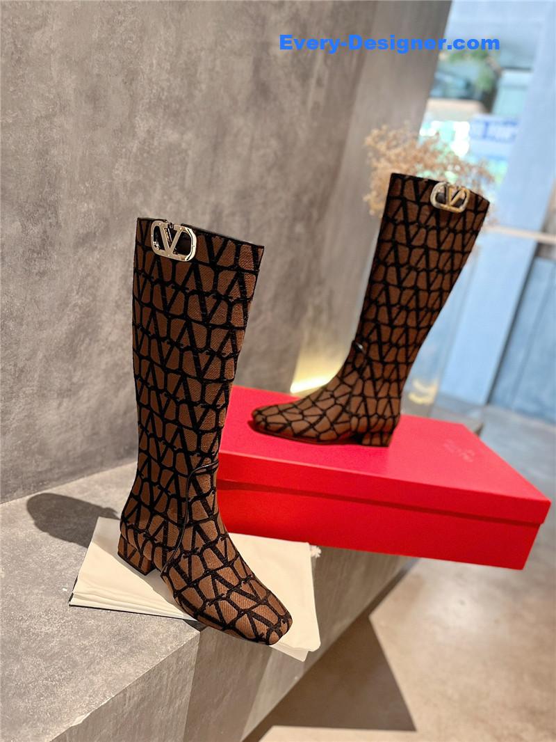 Va1e*ntin0 leather outsole mid boots