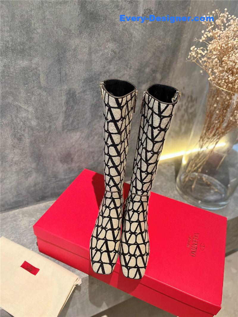 Va1e*ntin0 leather outsole mid boots