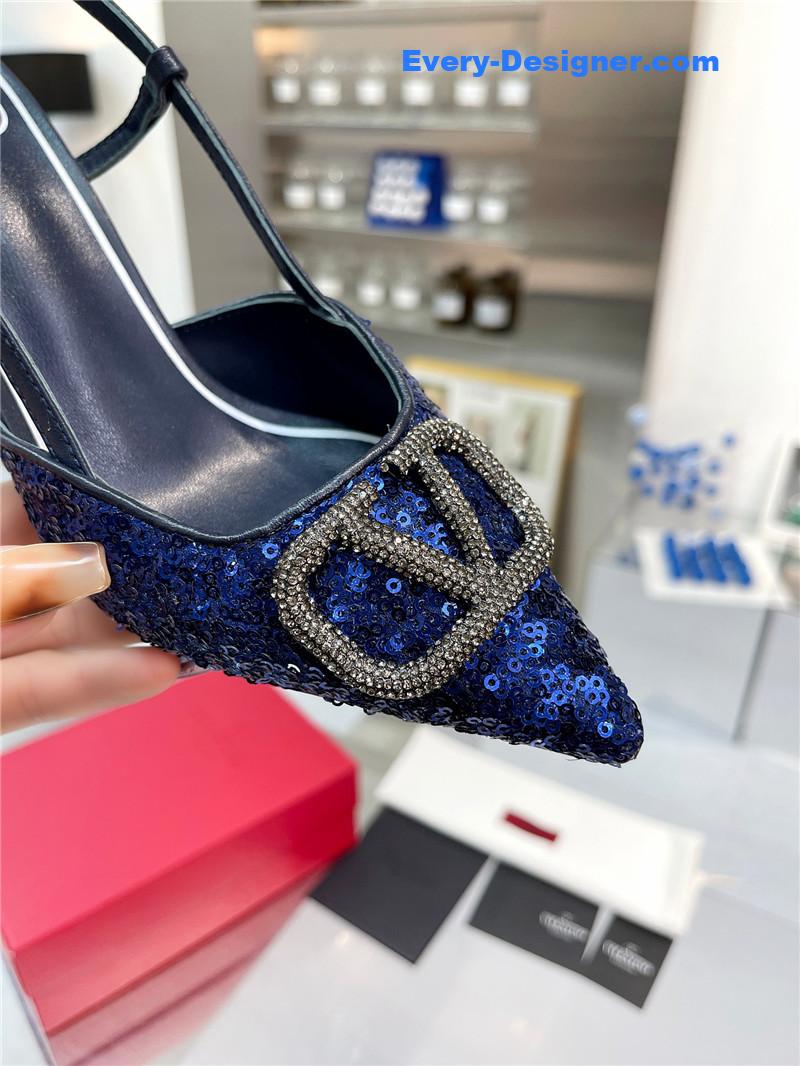 Va1e*ntin0 classic sandals in sequined version with v buckle