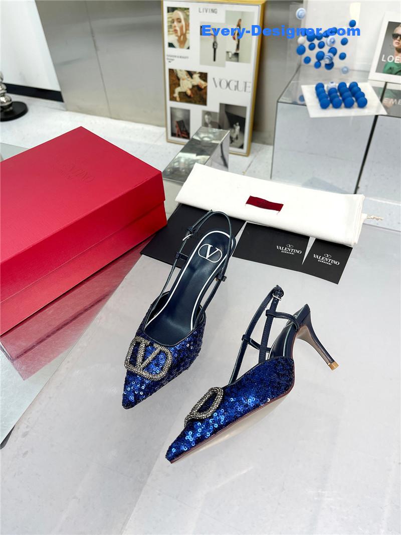 Va1e*ntin0 classic sandals in sequined version with v buckle