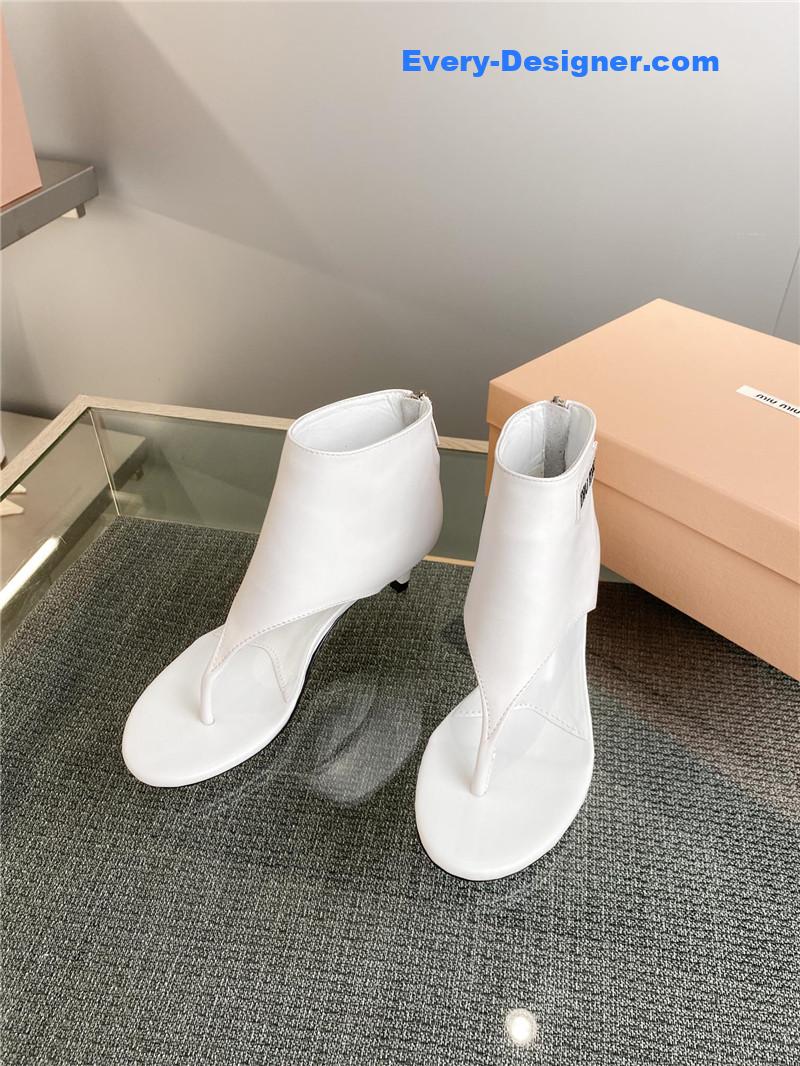 M1um1u sandals