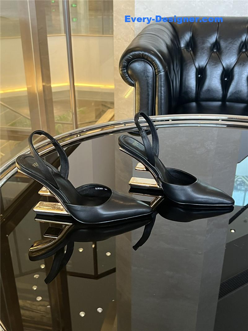 F**di f-shaped three-dimensional heel pumps