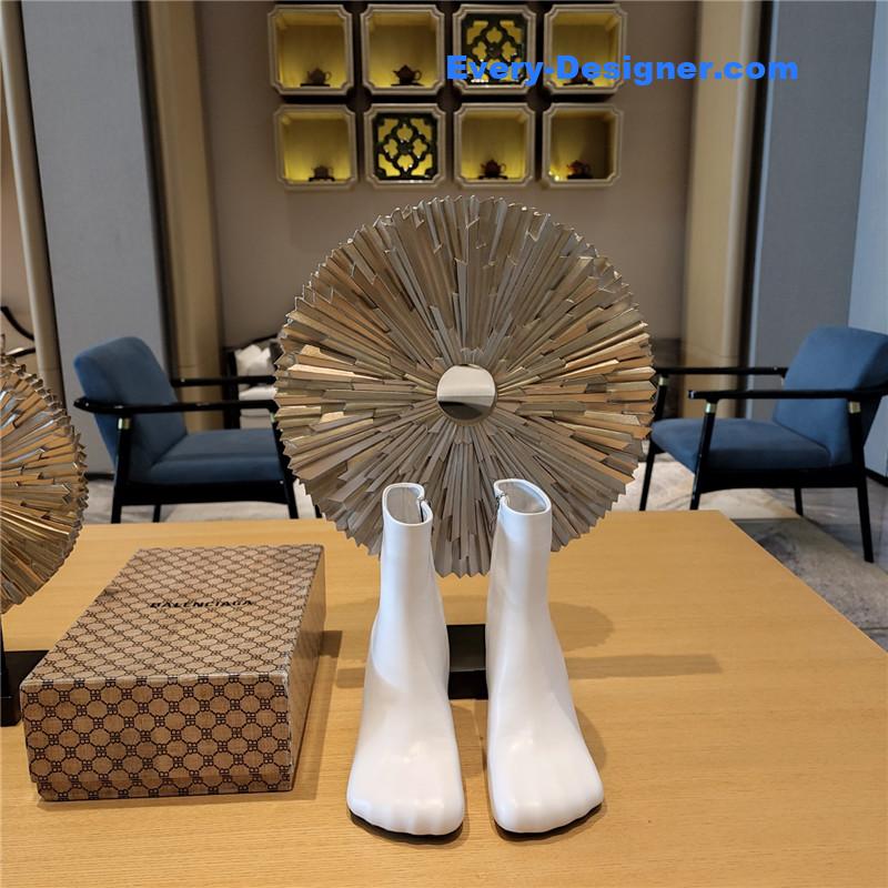 Ba1en*iaga five toe high heel mid boots