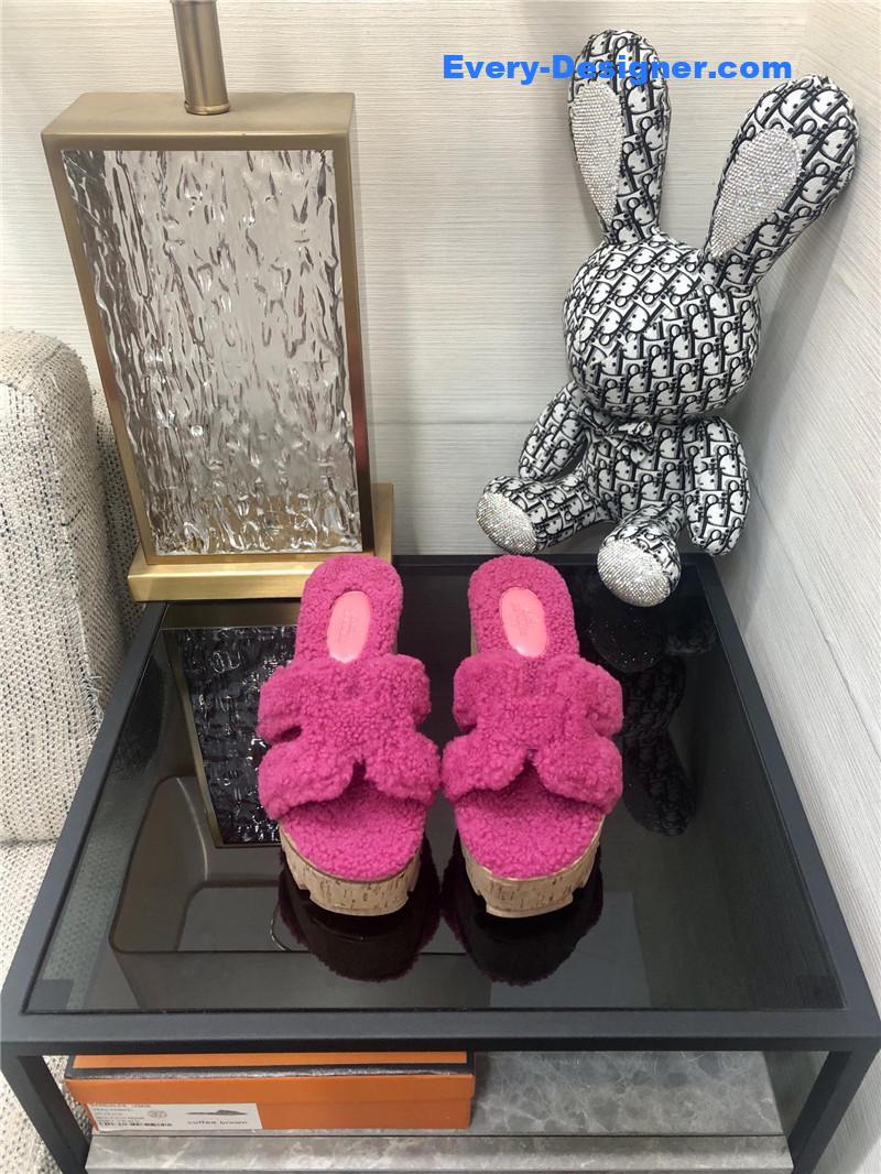 H**me5 teddy fur slippers