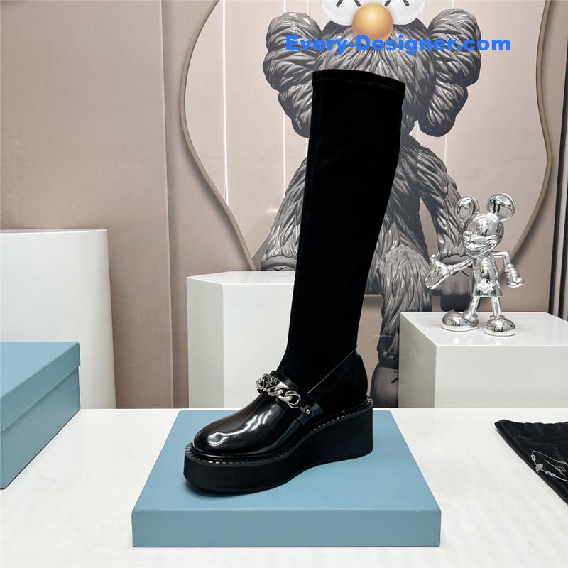 Pra*a round toe stretch platform boots
