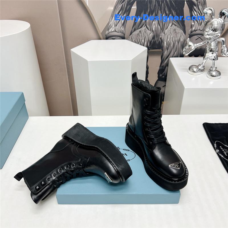 Pra*a round toe platform lace-up ankle boots