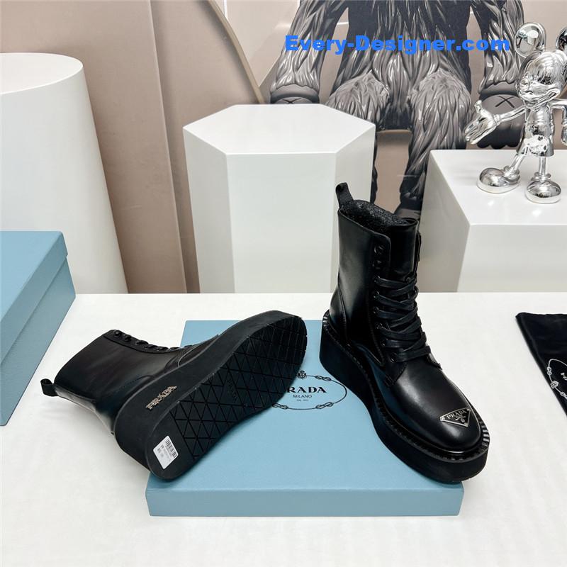 Pra*a round toe platform lace-up ankle boots