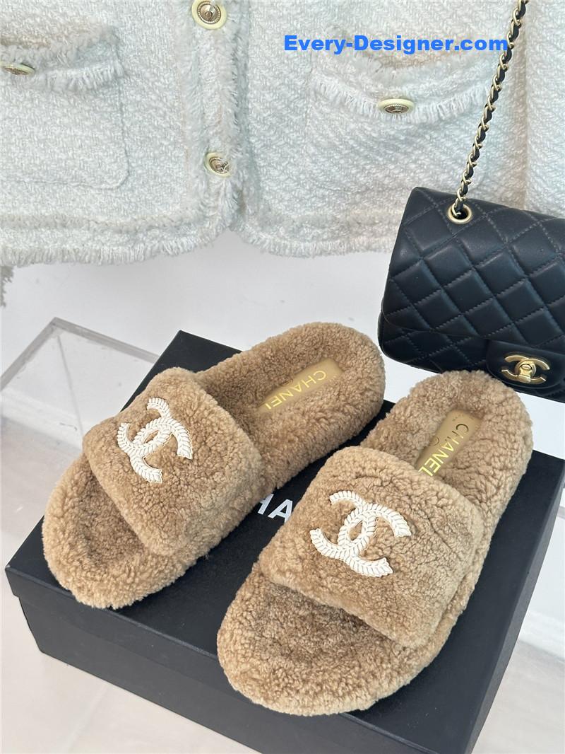 CC classic four seasons double C plush slippers