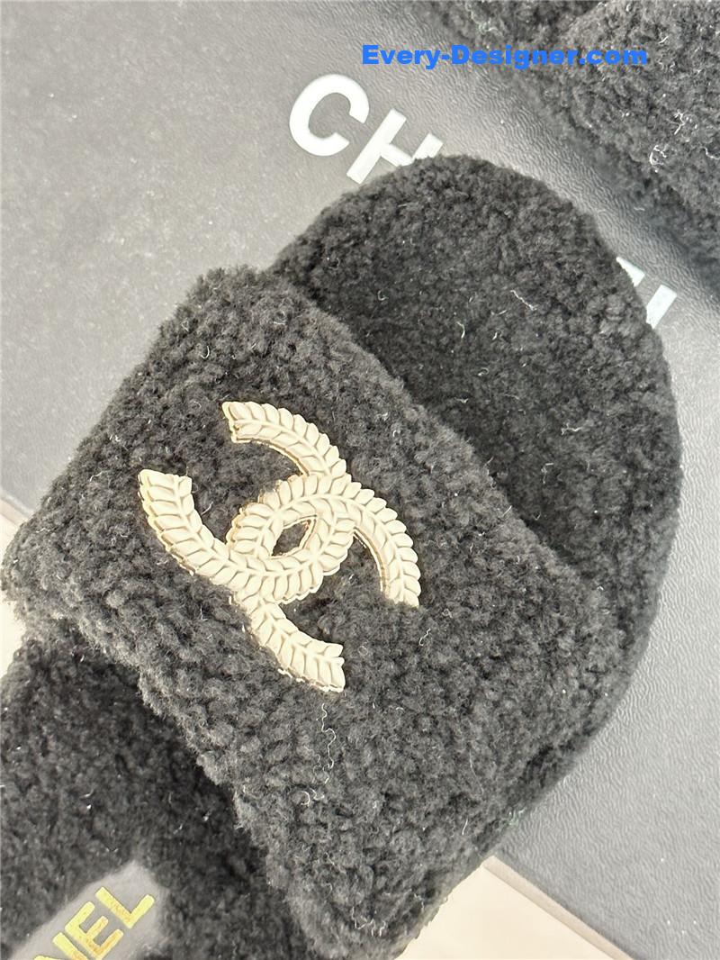 CC classic four seasons double C plush slippers