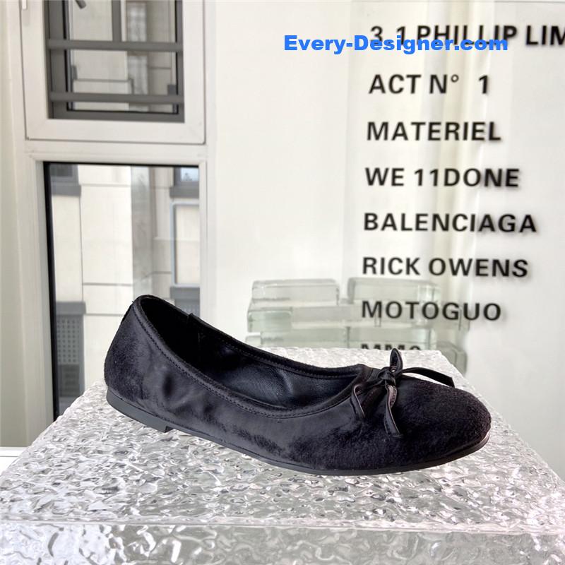 Ba1en*iaga distressed ballerinas