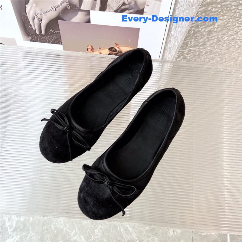 Ba1en*iaga distressed ballerinas