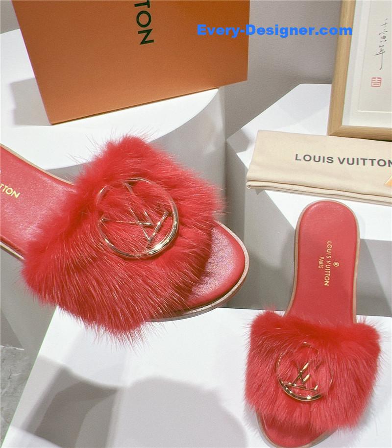 l0vis Vvtt0n lv flat open toe sandals
