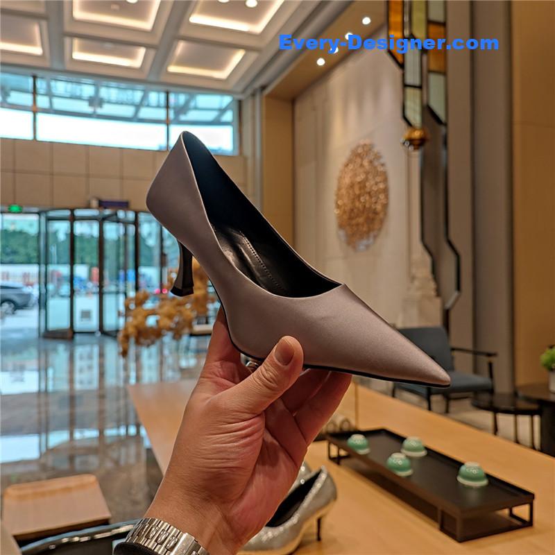 Ba1en*iaga prismatic triangle mules pumps