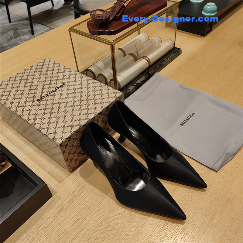 Ba1en*iaga prismatic triangle mules pumps