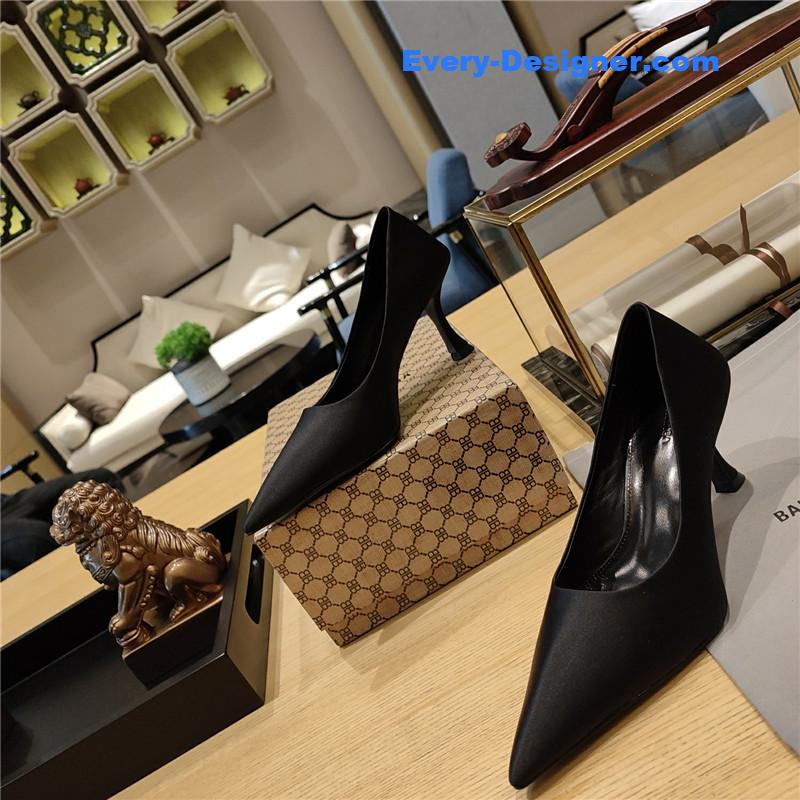 Ba1en*iaga prismatic triangle mules pumps