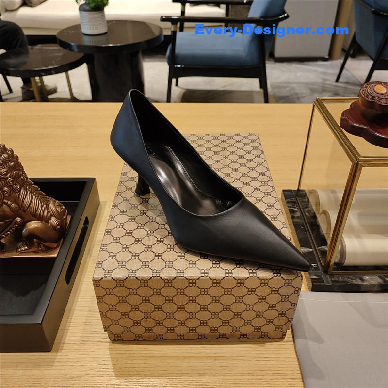 Ba1en*iaga prismatic triangle mules pumps