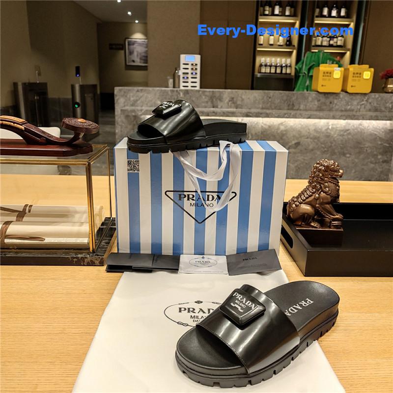 Pra*a “trapezoid logo logo creative” bag buckle slippers