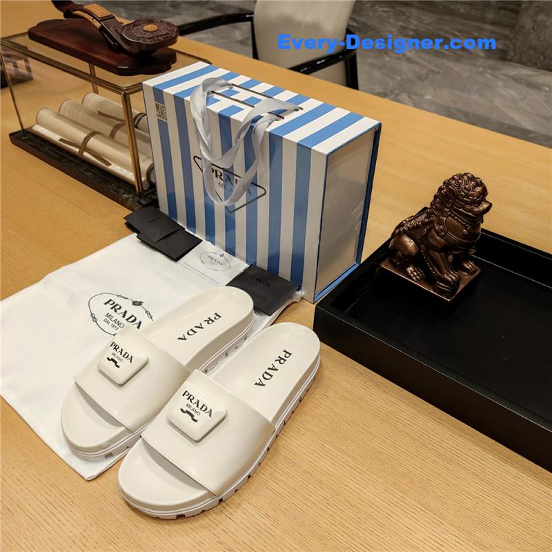 Pra*a “trapezoid logo logo creative” bag buckle slippers