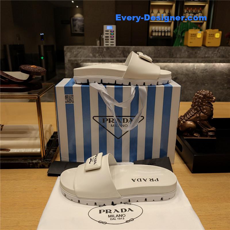 Pra*a “trapezoid logo logo creative” bag buckle slippers